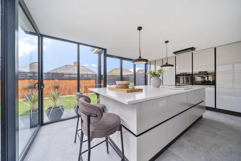 Kitchen / Breakfast Room