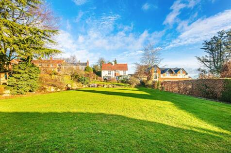 6 bed, 3 bath Detached in Sheffield - Photo 45