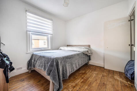 1402172-4-696f9cd...