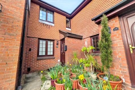 Vallis Close