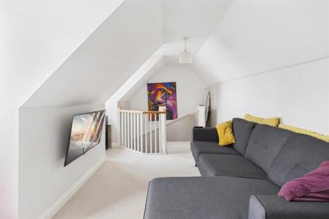2 bed, 1 bath Flat in Bristol - Photo 4