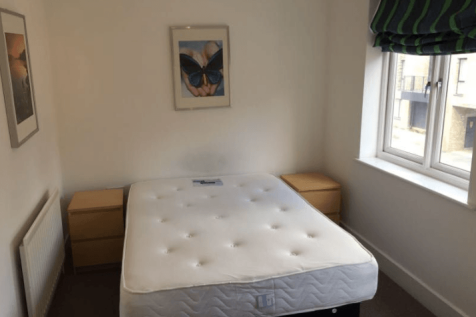 Maurice Louis are proud to offer this fully furnished double room available in the desirable development of St David's Square. The property has a large lounge and roof terrace overlooking the river.Ju