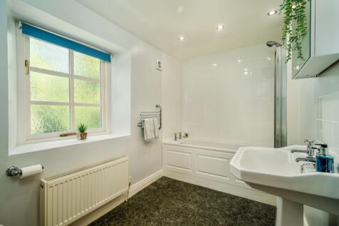 Main family bathroom