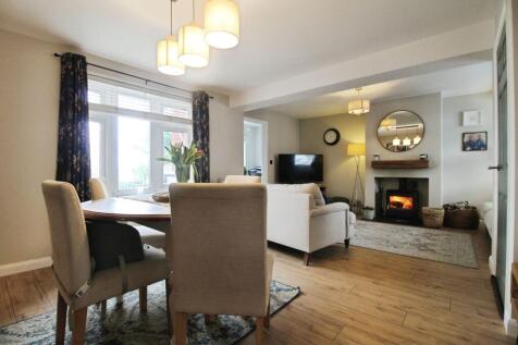 Living Room / Dining Room