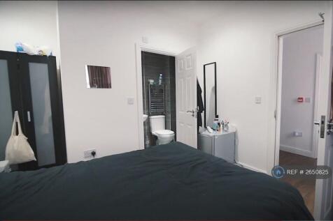 Room 2 (Ensuite Room) 