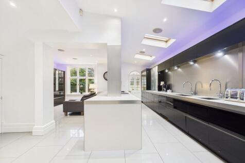 Family Dining Kitchen