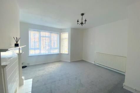 32C St James Rd - Lounge2.jpg