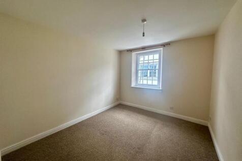 Bedroom 1.jpeg