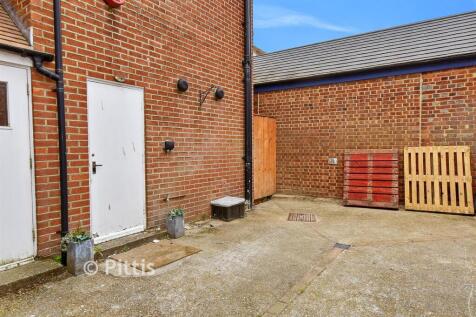 Driveway/Parking