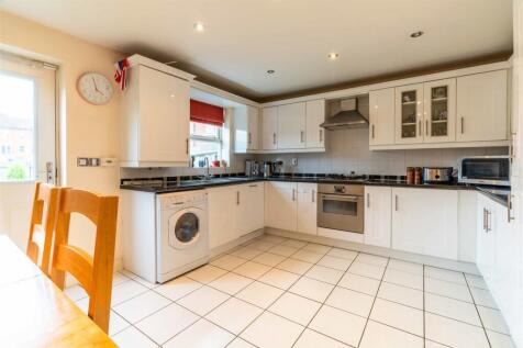 Fully Fitted Kitchen Diner