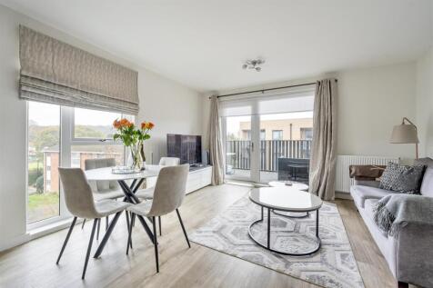 Merriam Close, E4