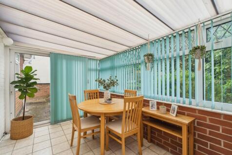 Conservatory (Virtually Furnished)