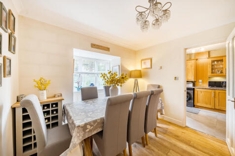 1369127968efdec1b5083