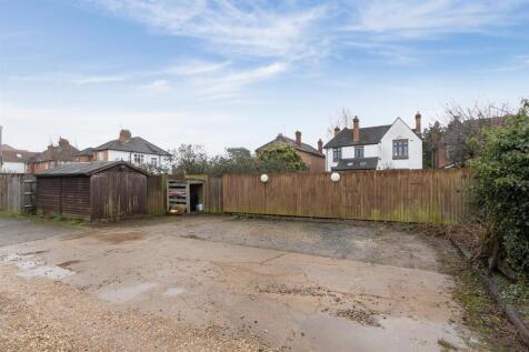 82 Bilton Road