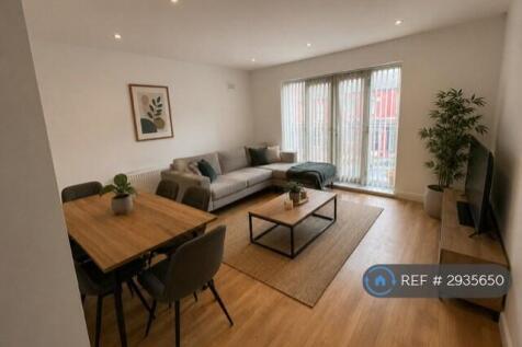 We are proud to offer this delightful 2 bedroom, 1 bathroom modern first floor apartment in a great location. this property benefits from garden access. Property is offered unfurnished. Viewin... ** P