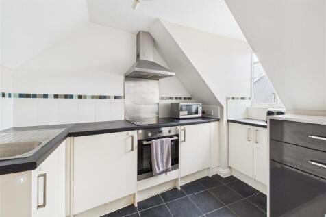 2 bed, 1 bath Flat in Bristol - Photo 3