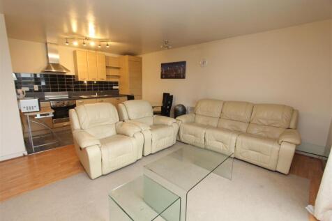 Well presented 1 bedroom apartment at Aspect 14, an ideal location providing access to the University and the city centre. The apartment is furnished and the accommodation comprises: Entrance Hallway