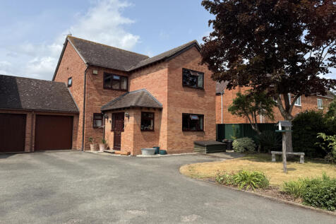 4 Bedroom Link Detached for Sale