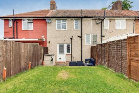Available with No Deposit Option.
New to the market is this two bedroom terraced house on Reigate Road close to all local amenities, schools, Bus Routes and Stations making this a great family home.