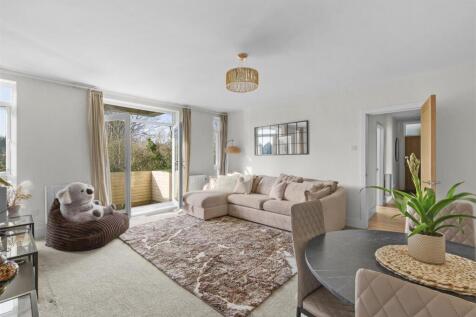 9 Stacey House, Cressex Rd, HP12 4TU-4.jpg