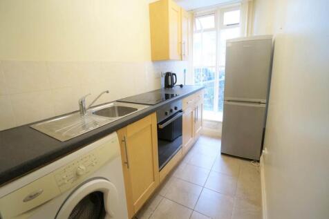 1 Bedroom Flat in LL57 1HE