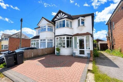 ** Zero Deposit Guarantee Available **
***MORE PHOTOS TO FOLLOW***AVAILABLE END OF JUNE*** EPC rating: D, Council Tax Band: C.