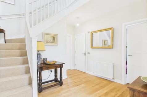 CAM03481G0-PR0111-STILL002