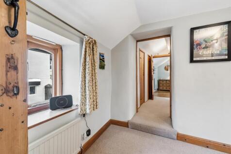 Kempshill - Landing