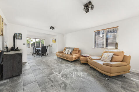 Living/Dining end...