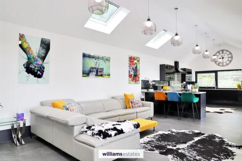 Open Plan Living / Kitchen