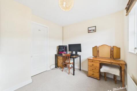 CAM02773G0-PR0329-STILL018