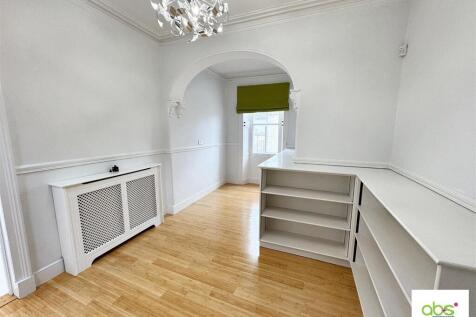 first floor landing.jpg