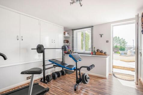 Bedroom or gym