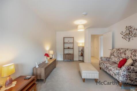 8658695-interior02.jpg