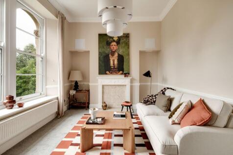 Sitting/Dining Room