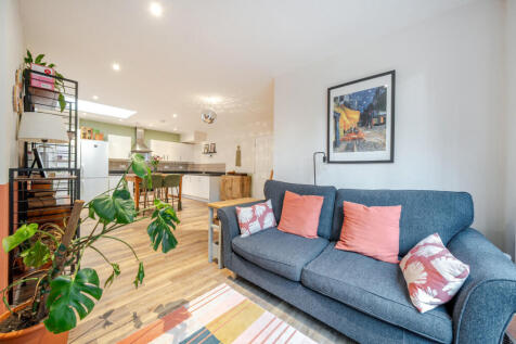 1375928-11-690b33...