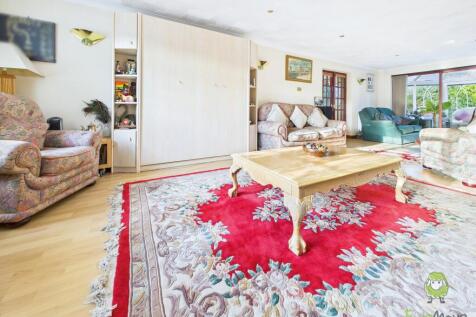 CAM01543G0-PR0169-STILL025