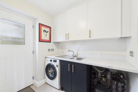 CAM03481G0-PR0111-STILL021