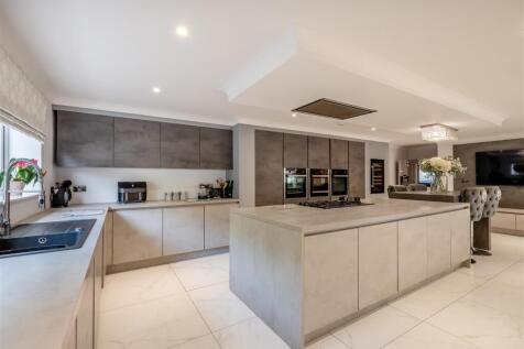 8656787-interior41.jpg
