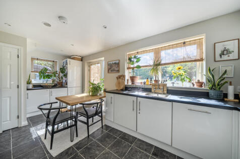 1348331-18-68b9a9...