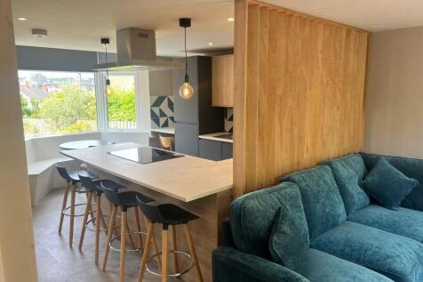 1 Bedroom Semi-Detached in HD4 6NH