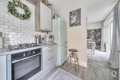 ecbb1884-474c-448...