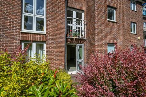 1 Lavington Court-10.jpg