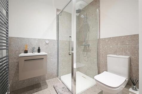 Master En-Suite Shower Room