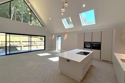 Family Kitchen 2.jpg