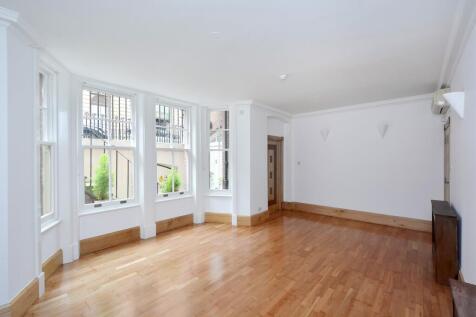 A beautiful and spacious one bedroom apartment located in the heart of Knightsbridge, opposite Harrods and within an easy walk of the many wonderful transport, shopping and restaurant facilities of Kn