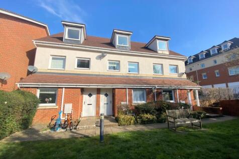 2 Bed Unfurnished Maisonette