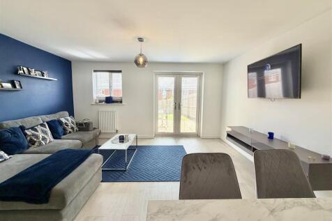 45 Green Cres-8.jpg