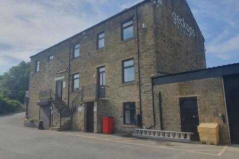Office to rent in lepton