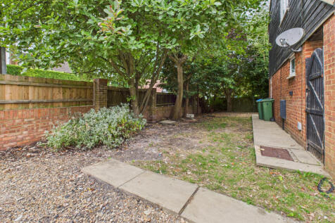 CAM04968G0-PR0060-STILL023